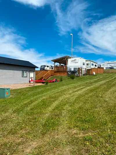 If you enjoy amazing fishing, water sports, hunting or quadding on the endless trails or just relaxi...