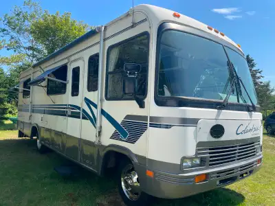 454 Chev engine works great. Very comfortable with lots of storage space. New kitchen faucet, new wa...