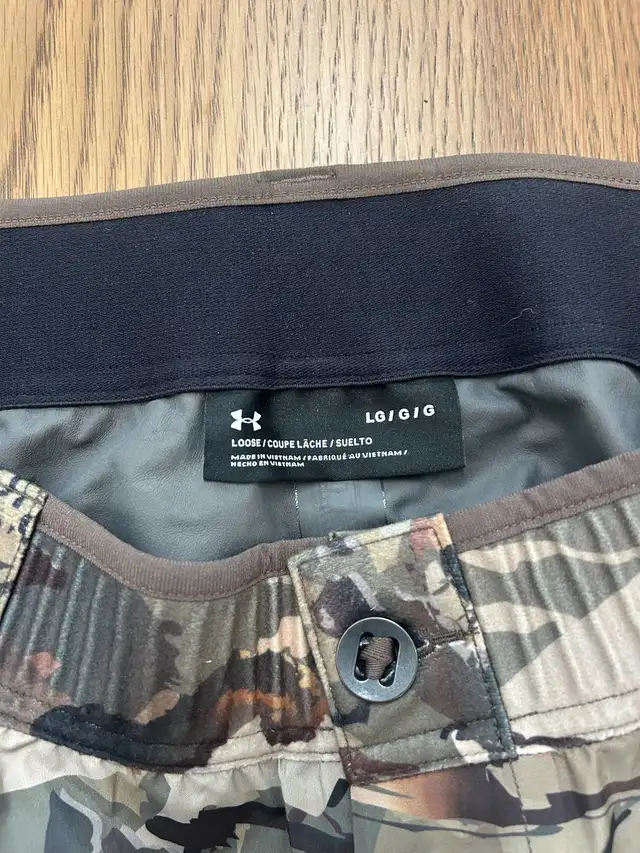 Camo under armour gore tex pants in Fishing, Camping & Outdoors in Owen Sound - Image 3