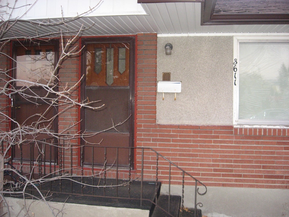 2 Bedroom basement in collingwood area 3