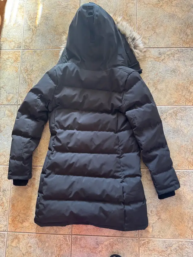 Aritzia powder parka women’s winter coat in Women's - Tops & Outerwear in City of Montréal - Image 3