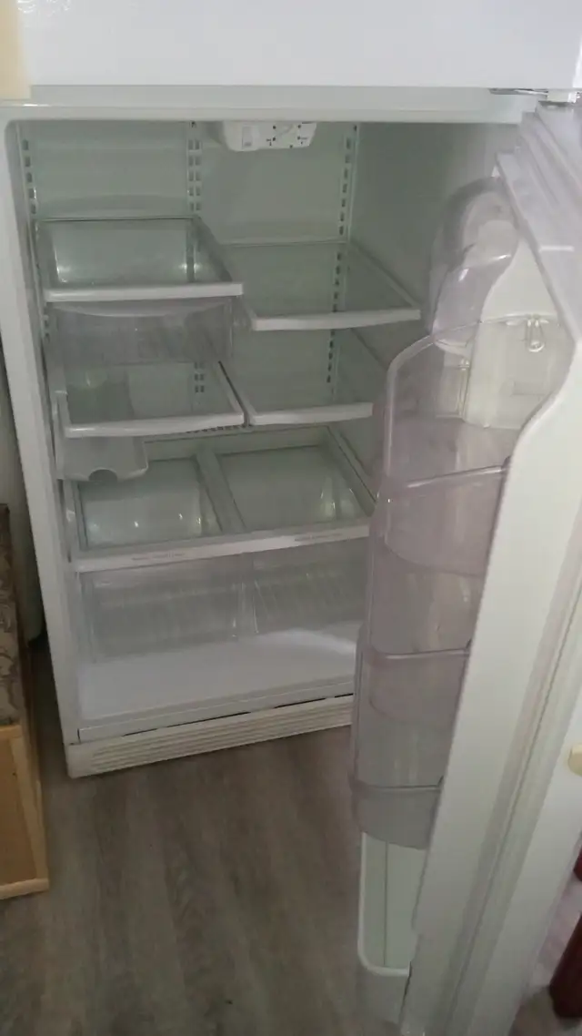 Réfrigérateur in Refrigerators in Québec City - Image 3