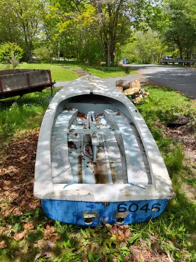 13' Albacor sailboat hull . Project boat.