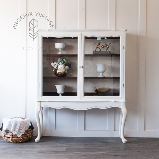 White French Provincial Display Cabinet in Hutches & Display Cabinets in Calgary