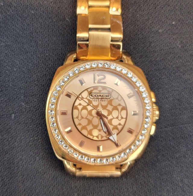 Woman's COACH Rose Gold watch in Jewellery & Watches in St. Catharines - Image 2