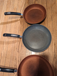 Non-stick pans*3 (11", 10.5", 9")