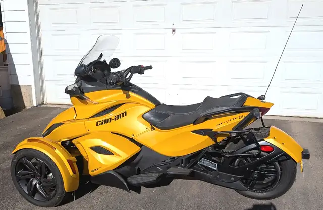2013 Can-Am Spyder ST-S - SE-5 (Reduced) in Street, Cruisers & Choppers in Edmonton - Image 4
