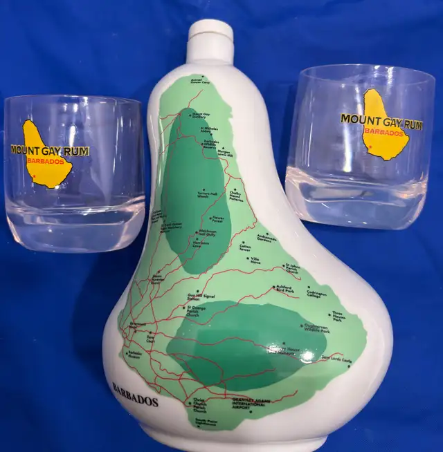Barbados Glass Decanter and 2 Drinking Glasses in Kitchen & Dining Wares in Bridgewater - Image 3