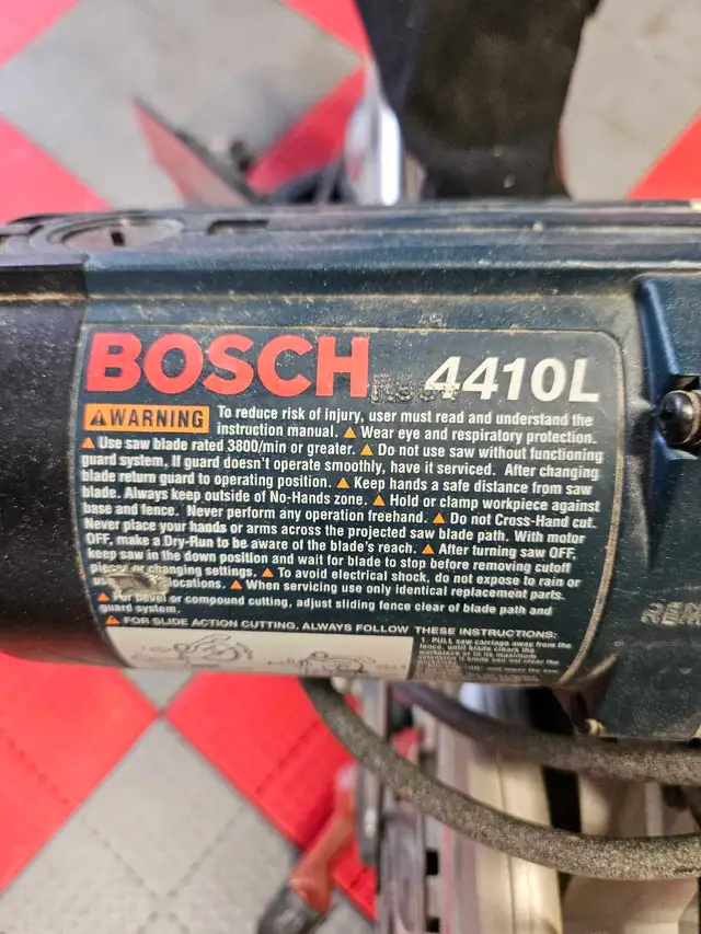 Bosch 4410L Sliding Compound Miter Saw – Excellent Condition in Power Tools in Mississauga / Peel Region - Image 4
