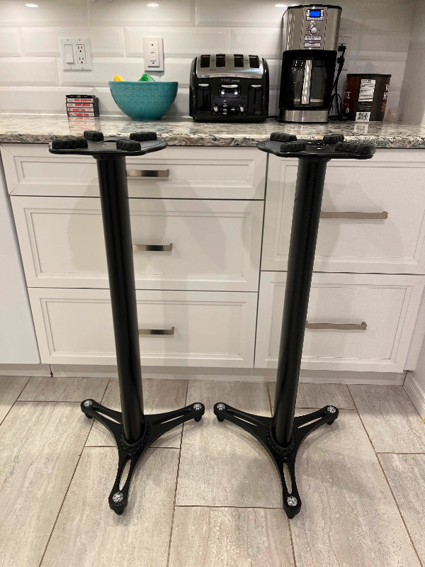 Ultimate Support Speaker Stands/Audiophile stands in Speakers in Gatineau