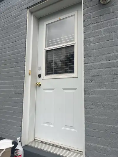 Installation porte simple finition intérieur inclus