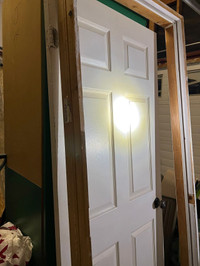 Great Condition - 32 Inch wooden right hand side white door
