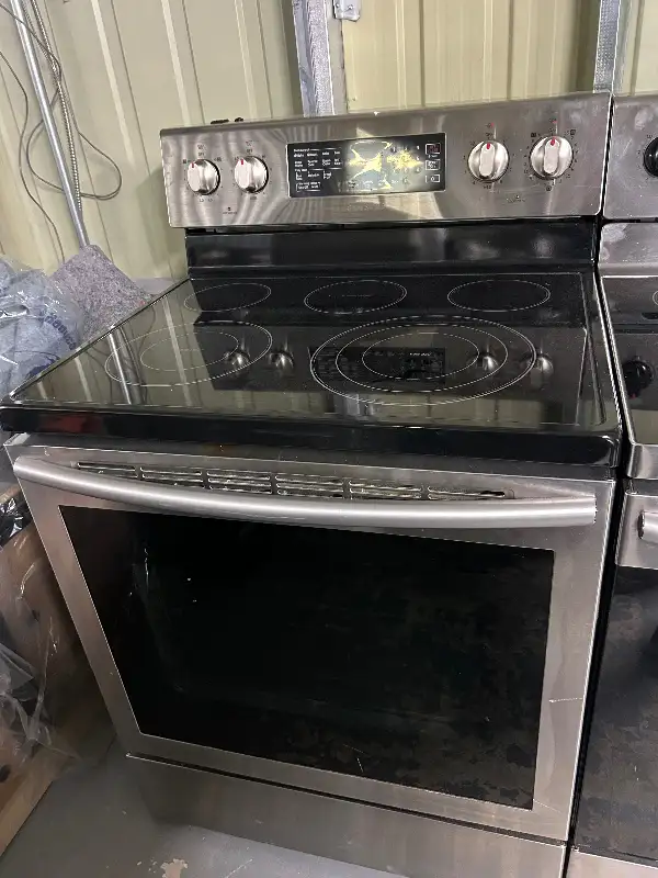 Livraison de laveuse-sécheuse Frigidaire et cuisinière aujourd'h in Washers & Dryers in City of Montréal - Image 19