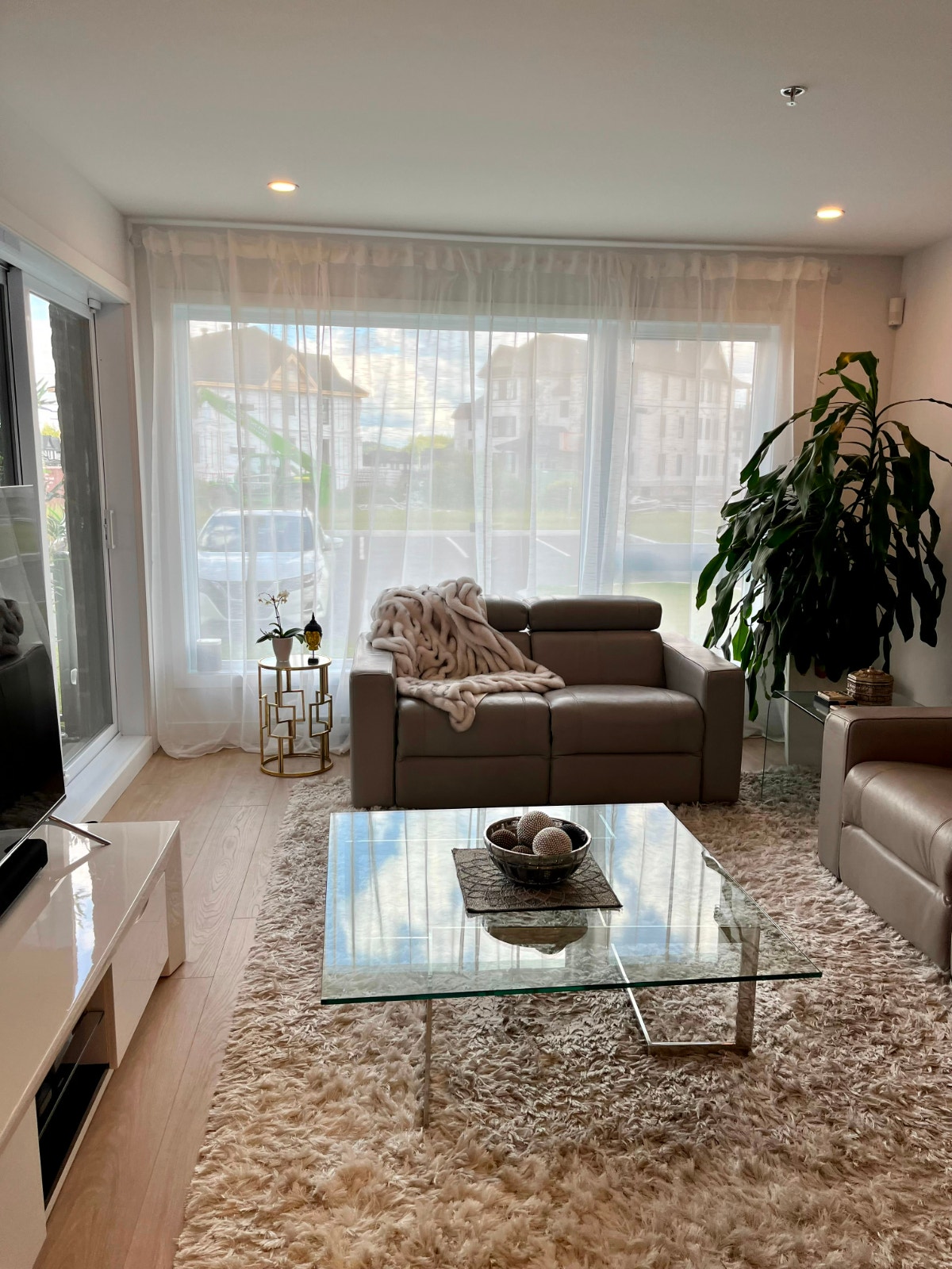 Beau condo lumineux et luxueux, directement sur un Golf! — photo 2