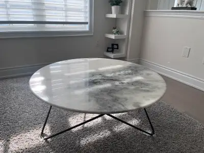Marble coffee table, almost brand new