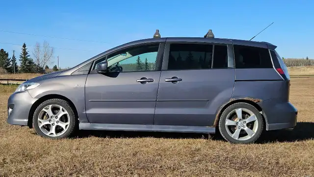Mazda 5 2009604128124684871681