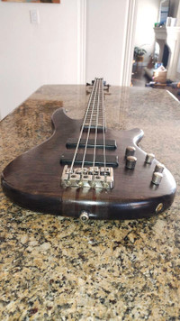 4-string bass: SDGR 900 Ibanez