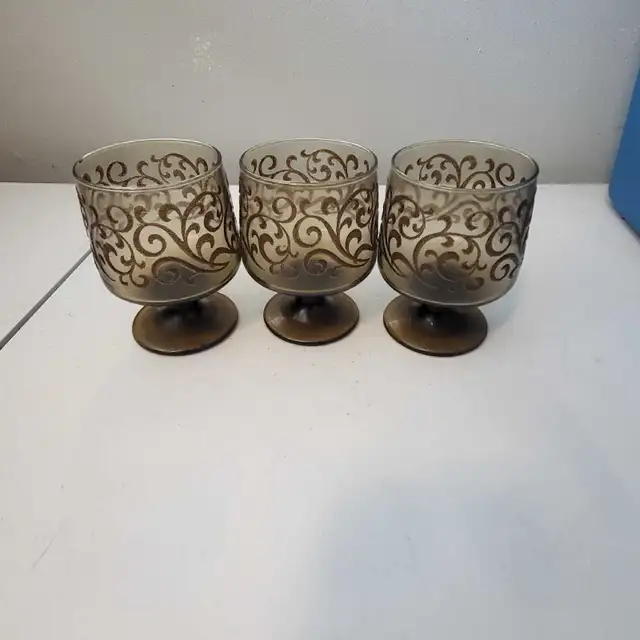 Vntg 3 Glass Goblets/Candle Holders