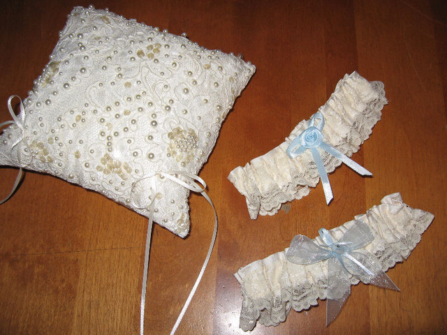 Wedding Garters & Ring Pillows in Other in Hamilton - Image 2