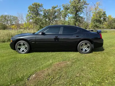 2006 Dodge Charger R/T Hemi Fully loaded no accident car with only 18,400 documented low kms. Not a...