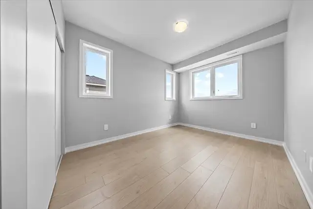 Spacious 2-Bedroom with Garage & Balcony - Available Immediately in Long Term Rentals in Ottawa - Image 12