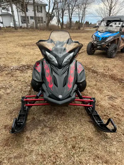 Yamaha apex 2006 14k miles Runs great New track New battery Slides and runners in great shape! Looki...