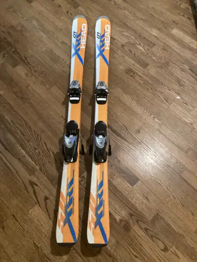 Head downhill skis Adjustable bindings 137 cm $70
