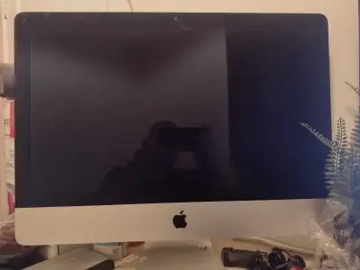 Apple iMac 21.5-inch (Late 2013), View more
