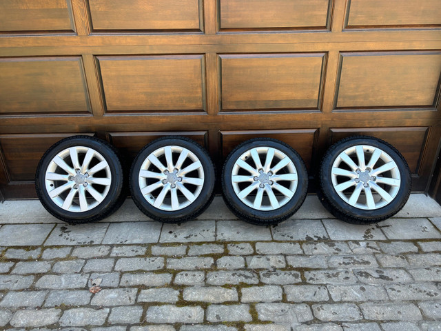 Ensemble mags et pneus d’hiver pour Volkswagen ou Audi 17 pouces dans Pièces et accessoires pour motoneiges  à Laval/Rive Nord