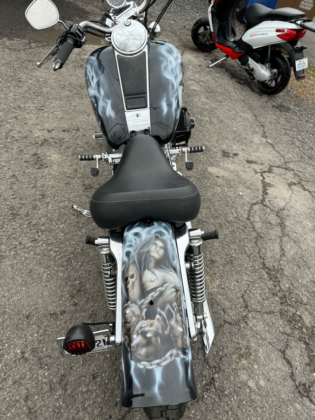 Harley 1998 noir air brush dans Routières  à Drummondville - Image 2
