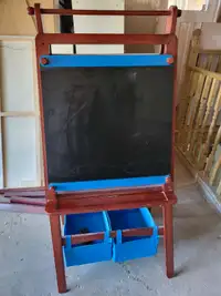 Kids Easel whiteboard and chalk board. Good condition 