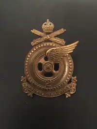 RARE WW2 2nd Armoured Car Regiment cap badge