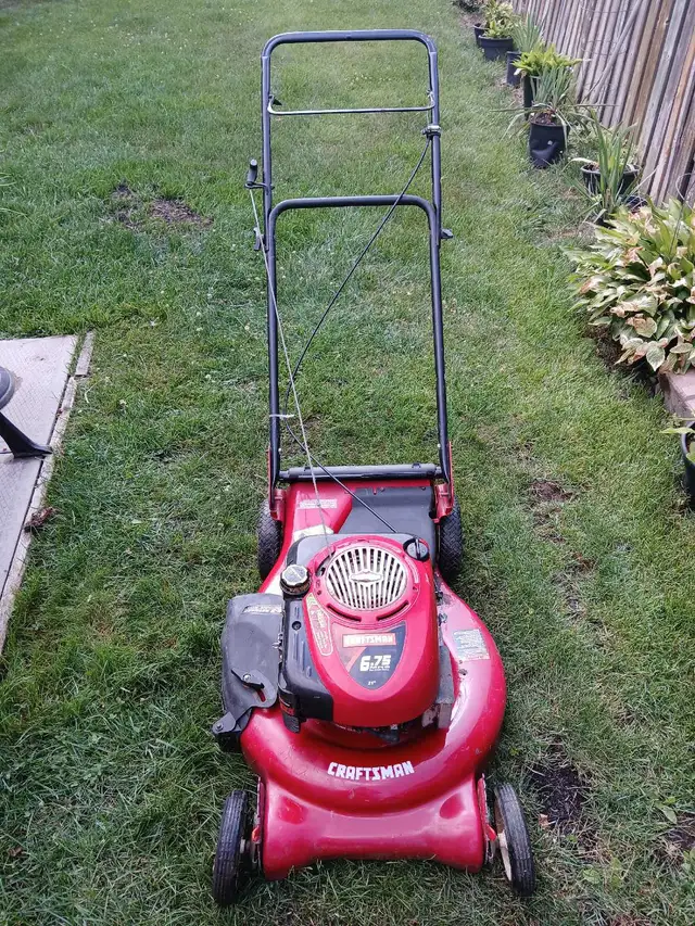 Craftsman 6.75 HP Lawnmower. in Lawnmowers & Leaf Blowers in City of Toronto - Image 6