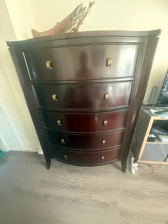 Dresser 5-Drawer Dark Brownstone Furniture in Dressers & Wardrobes in Calgary - Image 2
