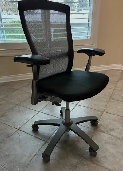 Chaise de bureau ergonomique de qualité (Knoll Life), View more