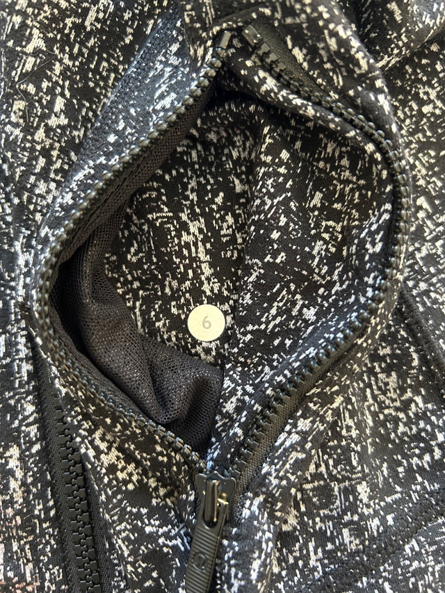 Lululemon Define Jacket in Women's - Tops & Outerwear in Saskatoon - Image 4