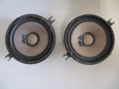 Up for sale is a vintage pair of GM part number 22527165/2858636G. Part of a vehicle dismantling, th...