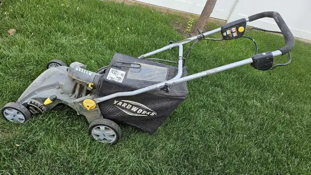 Yardworks Lawn Vac in Lawnmowers & Leaf Blowers in Regina - Image 3