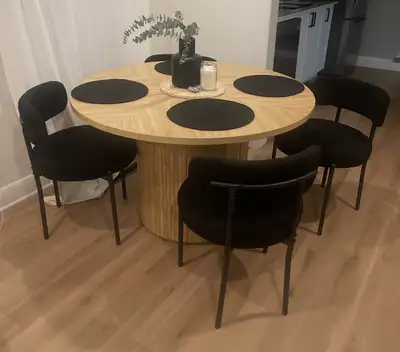 Modern Round Dining Table with 4 Black Sherpa fabric chairs, View more