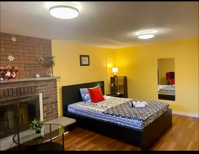 Room for rent close to subway