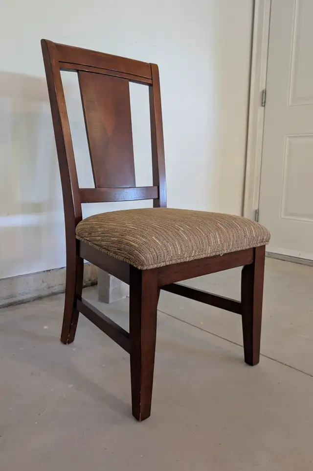 Dining Table Set- 6 chairs and Hutch in Dining Tables & Sets in Hamilton - Image 5