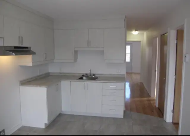 NEWLY RENOVATED 4.5 APARTMENT FOR RENT - ST LEONARD in Long Term Rentals in City of Montréal - Image 3