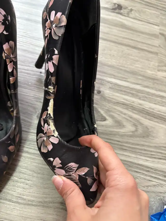 Le château women’s heels shoes chaussures talons femmes  in Women's - Shoes in City of Montréal - Image 3