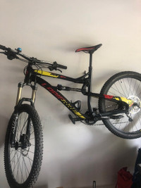 VTT DH Lapierre Zesty AM 327