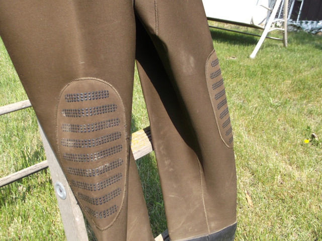 OUTBOUND NEOPRENE CHEST WADERS in Fishing, Camping & Outdoors in Moose Jaw - Image 3