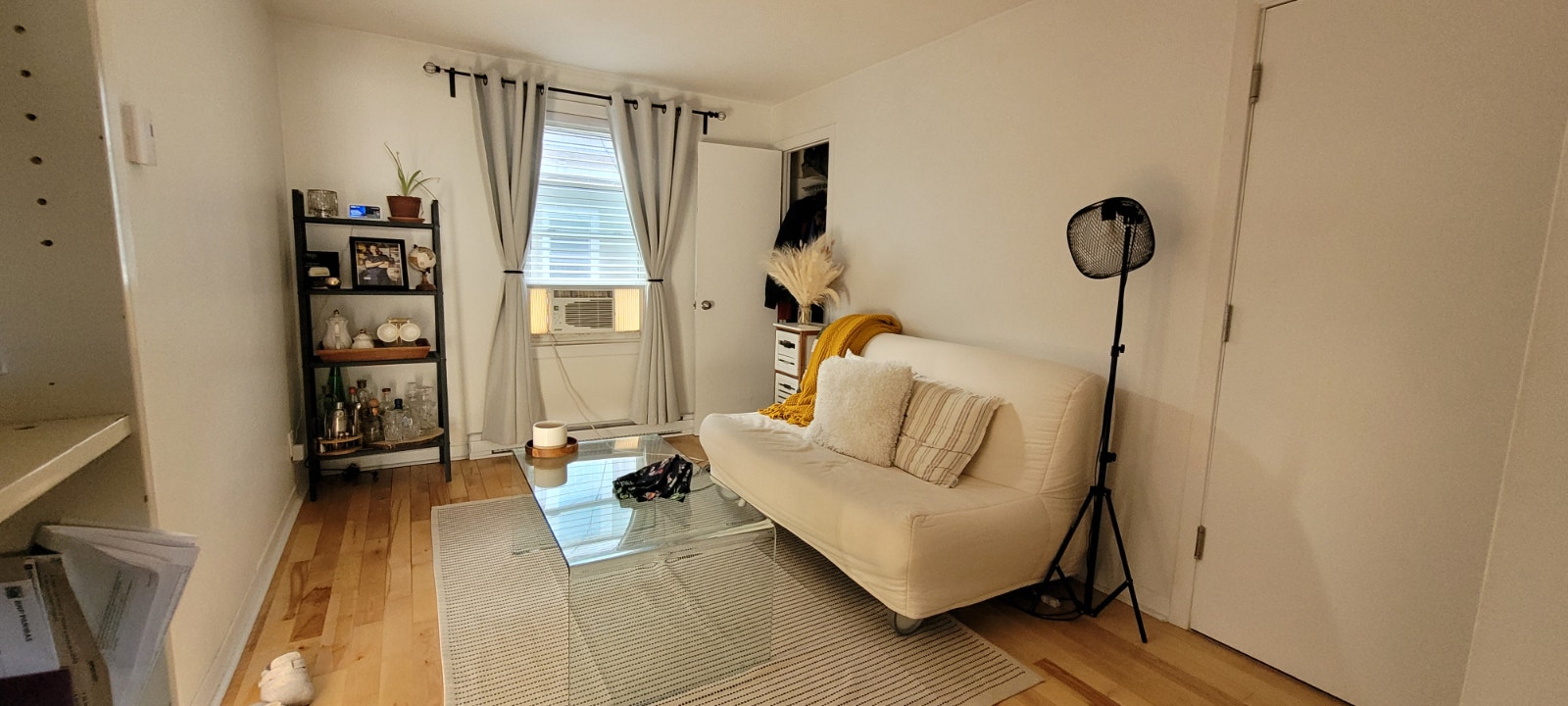 4½ tout inclus - 1 650 $/mois, Ville-Marie/Bas Plateau — photo 1