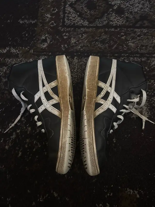 Asics Shoes in Men's Shoes in Kitchener / Waterloo - Image 4