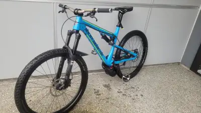 Bicycle Wheel Size 27.5 inches Rocky mountain thunderbolt medium frame. 140 rear travel. 150 Pike up...