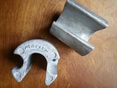 Brand/mfg: Martyr Part no.: 806190A Thickness: 2" Mounting Holes: 1-1/2" center-to-center Weight: 0....