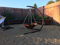 Hanging fire pit